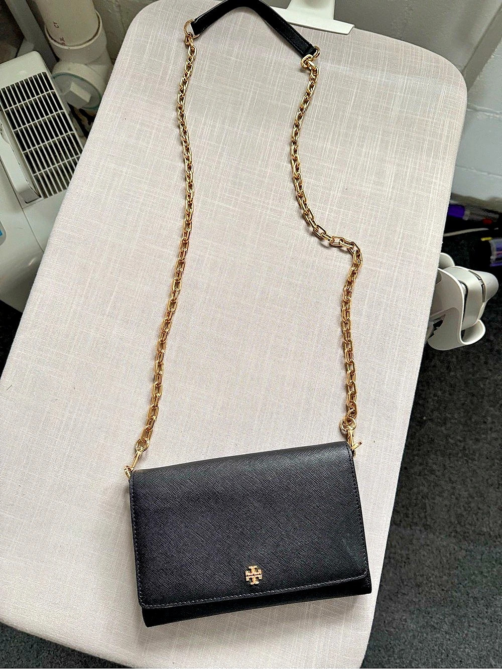 Tory Burch Robinson Chain Wallet Black